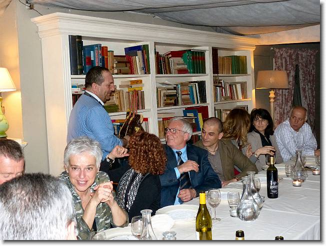 Clicca per scorrere le foto originali ingrandite