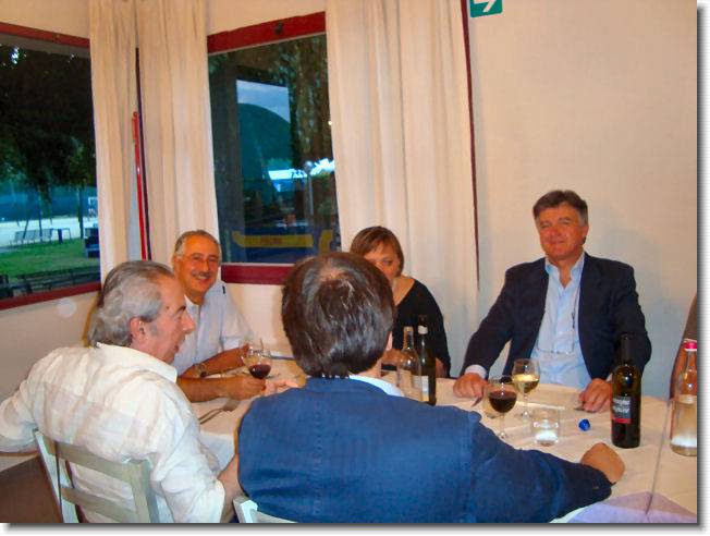 Clicca per scorrere le foto originali ingrandite
