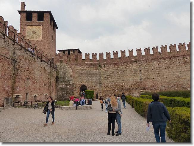 Clicca per scorrere le foto originali ingrandite