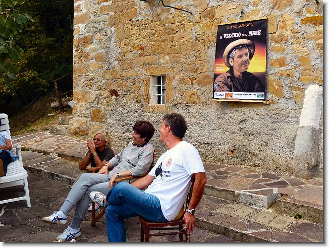 Clicca per scorrere le foto originali ingrandite