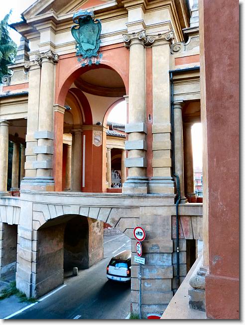 Clicca per scorrere le foto originali ingrandite