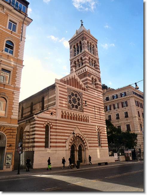 Clicca per scorrere le foto originali ingrandite
