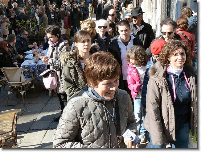 Clicca per scorrere le foto originali ingrandite
