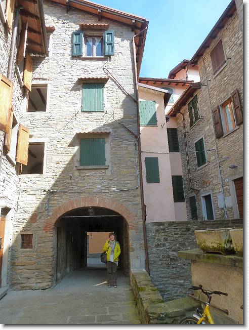 Clicca per scorrere le foto originali ingrandite