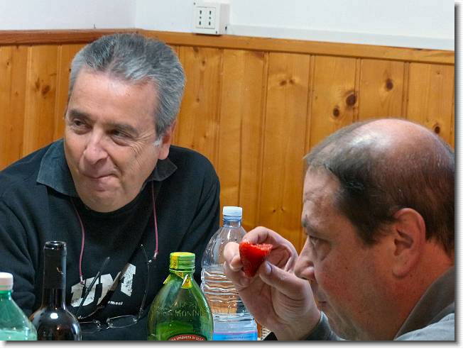 Clicca per scorrere le foto originali ingrandite