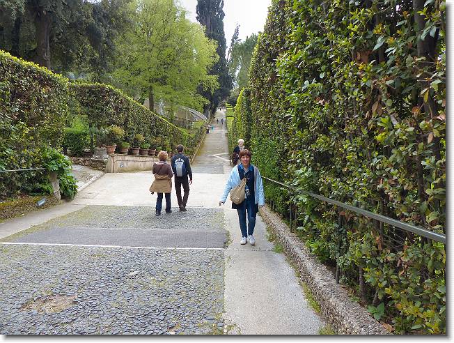 Clicca per scorrere le foto originali ingrandite