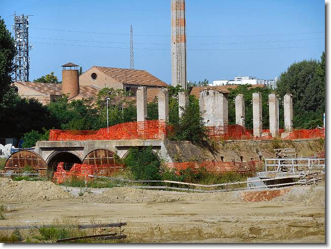 Clicca per scorrere le foto originali ingrandite