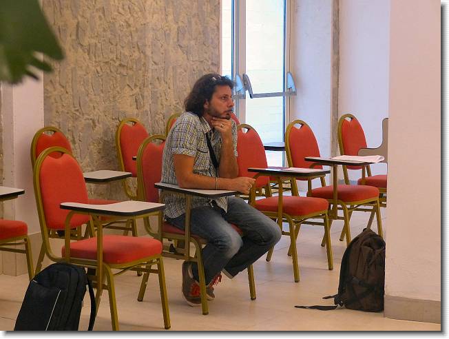 Clicca per scorrere le foto originali ingrandite