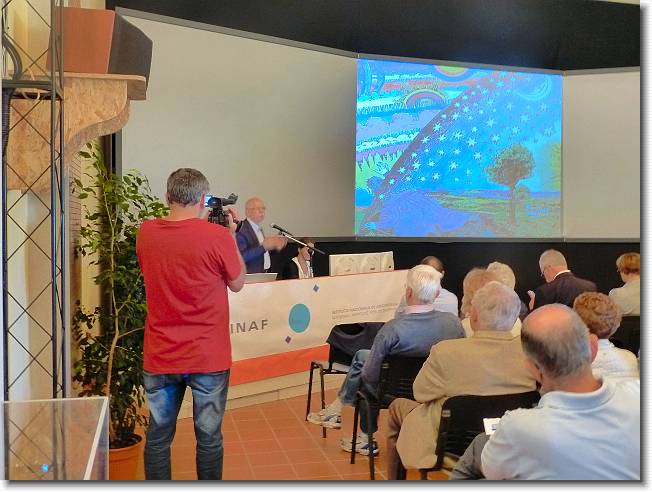 Clicca per scorrere le foto originali ingrandite