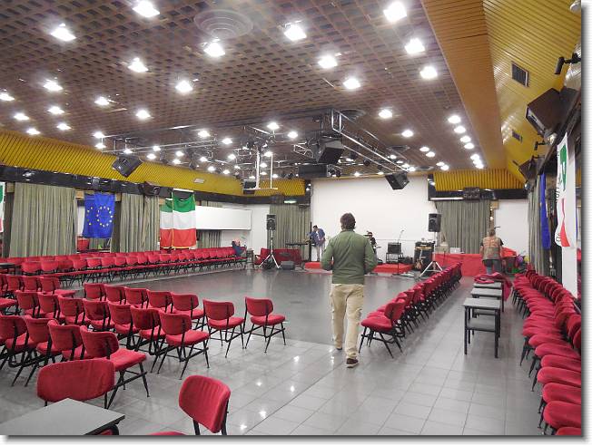 Clicca per scorrere le foto originali ingrandite