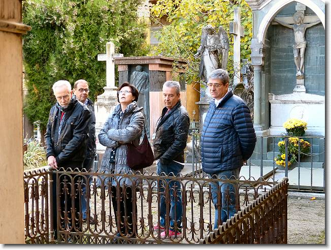 Clicca per scorrere le foto originali ingrandite