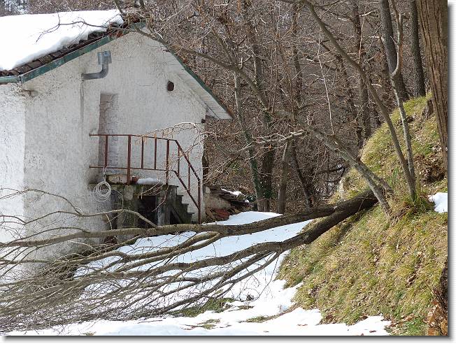 Clicca per scorrere le foto originali ingrandite