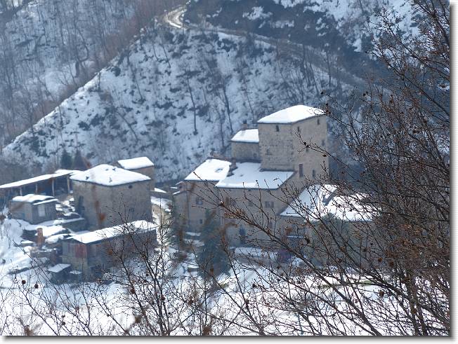 Clicca per scorrere le foto originali ingrandite