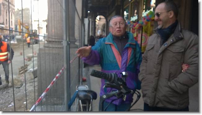 Clicca per scorrere le foto originali ingrandite