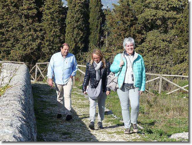 Clicca per scorrere le foto originali ingrandite
