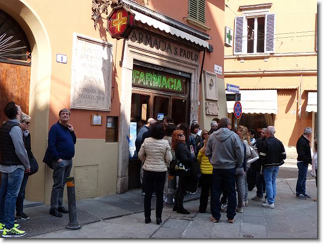 Clicca per scorrere le foto originali ingrandite