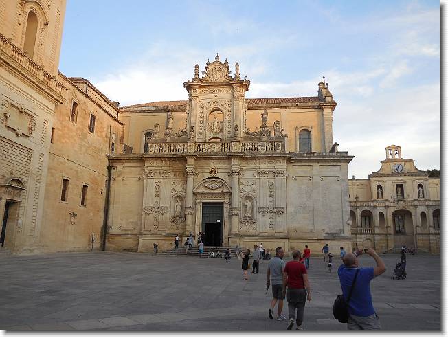 Clicca per scorrere le foto originali ingrandite