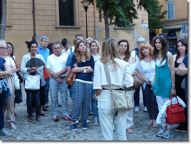 Clicca per scorrere le foto originali ingrandite