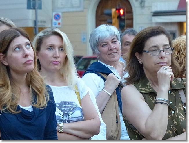 Clicca per scorrere le foto originali ingrandite