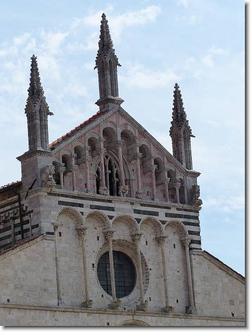 Clicca per scorrere le foto originali ingrandite