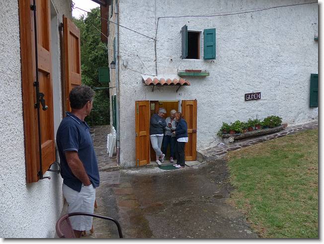 Clicca per scorrere le foto originali ingrandite