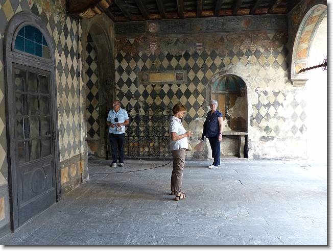 Clicca per scorrere le foto originali ingrandite