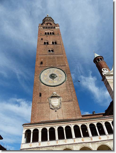 Clicca per scorrere le foto originali ingrandite