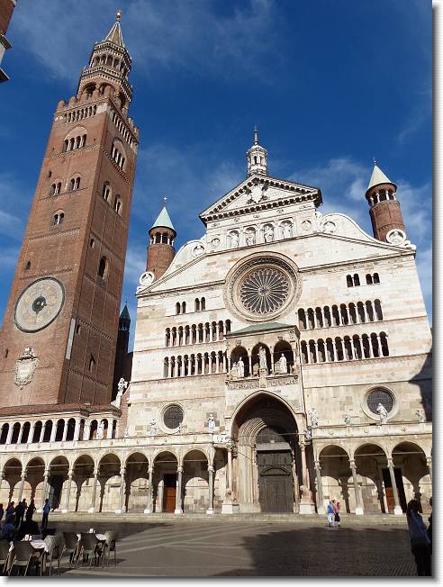 Clicca per scorrere le foto originali ingrandite