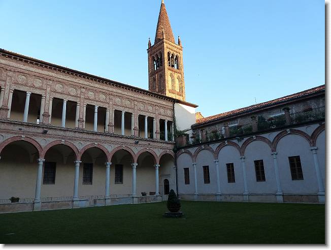 Clicca per scorrere le foto originali ingrandite