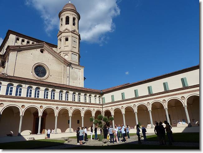 Clicca per scorrere le foto originali ingrandite