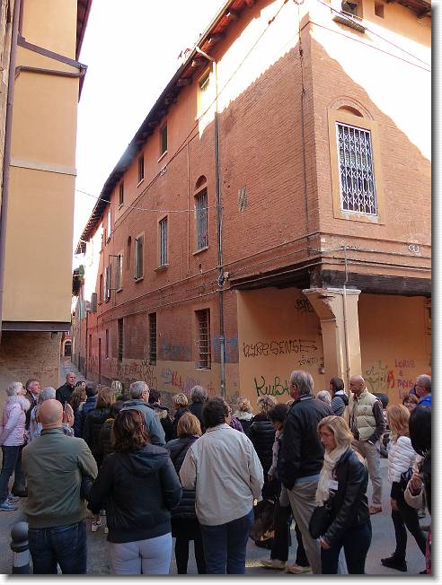 Clicca per scorrere le foto originali ingrandite