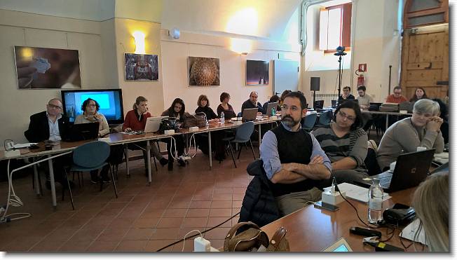 Clicca per scorrere le foto originali ingrandite