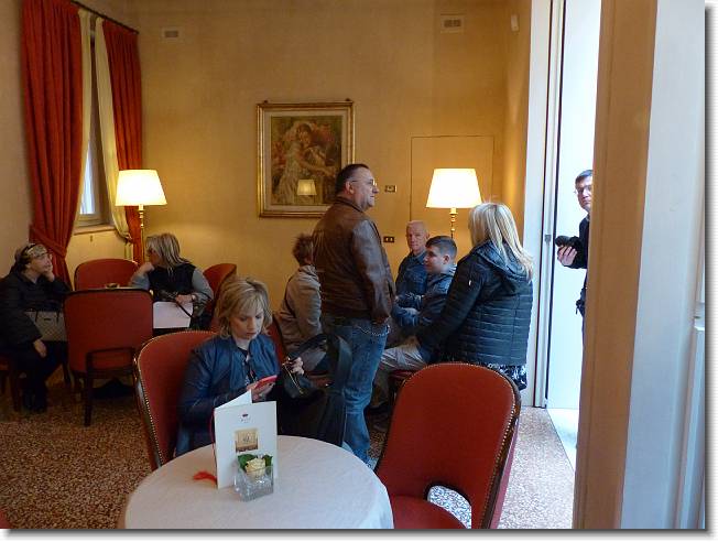 Clicca per scorrere le foto originali ingrandite