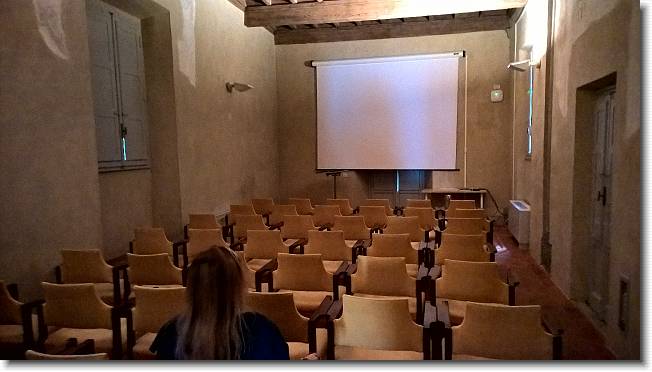 Clicca per scorrere le foto originali ingrandite