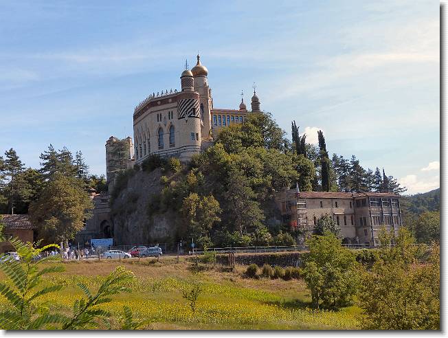 Clicca per scorrere le foto originali ingrandite