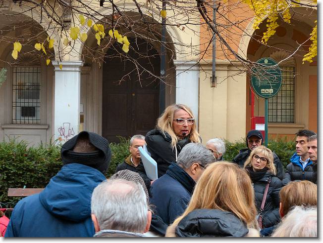 Clicca per scorrere le foto originali ingrandite
