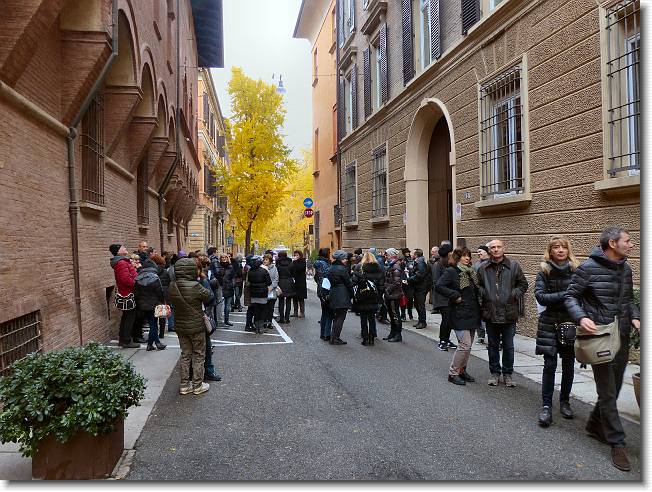 Clicca per scorrere le foto originali ingrandite