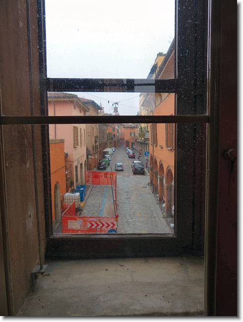 Clicca per scorrere le foto originali ingrandite