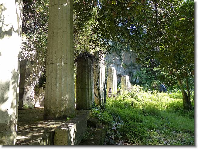 Clicca per scorrere le foto originali ingrandite