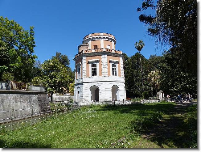Clicca per scorrere le foto originali ingrandite