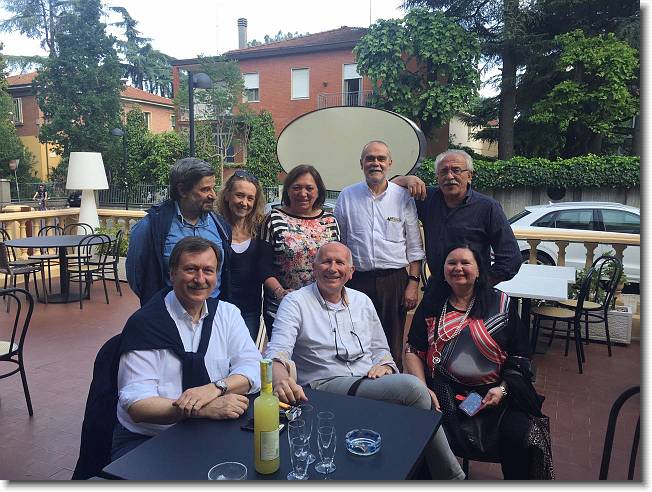 Clicca per scorrere le foto originali ingrandite