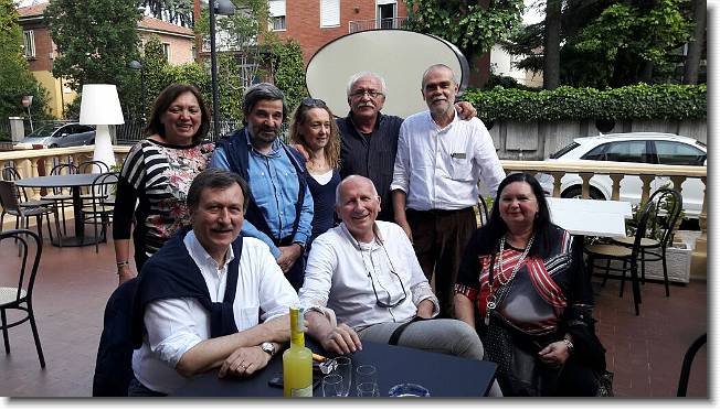 Clicca per scorrere le foto originali ingrandite