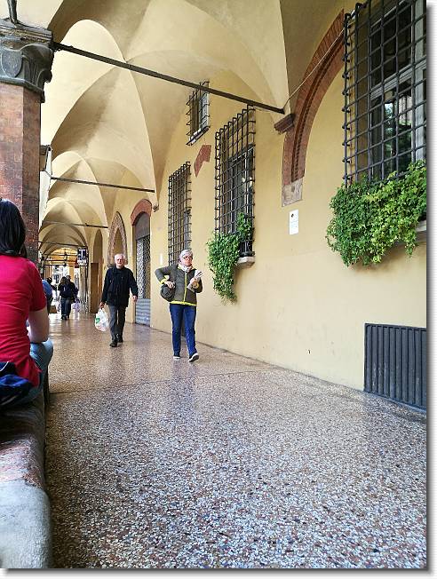 Clicca per scorrere le foto originali ingrandite
