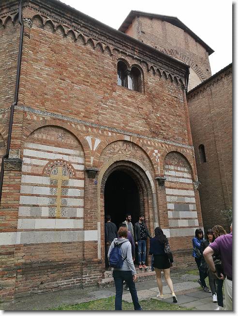 Clicca per scorrere le foto originali ingrandite