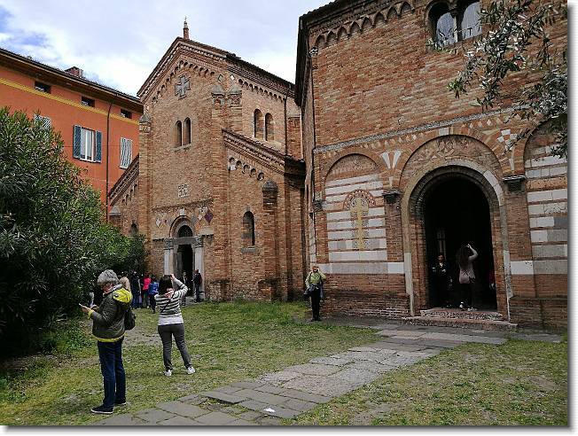 Clicca per scorrere le foto originali ingrandite