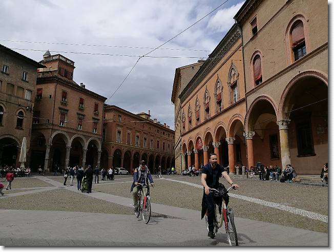 Clicca per scorrere le foto originali ingrandite