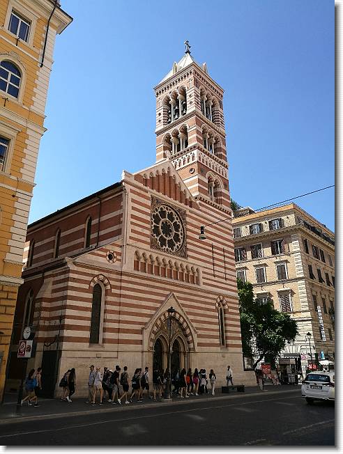 Clicca per scorrere le foto originali ingrandite