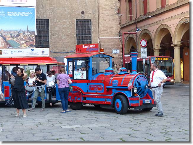 Clicca per scorrere le foto originali ingrandite