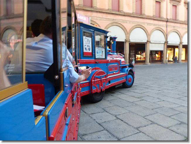 Clicca per scorrere le foto originali ingrandite