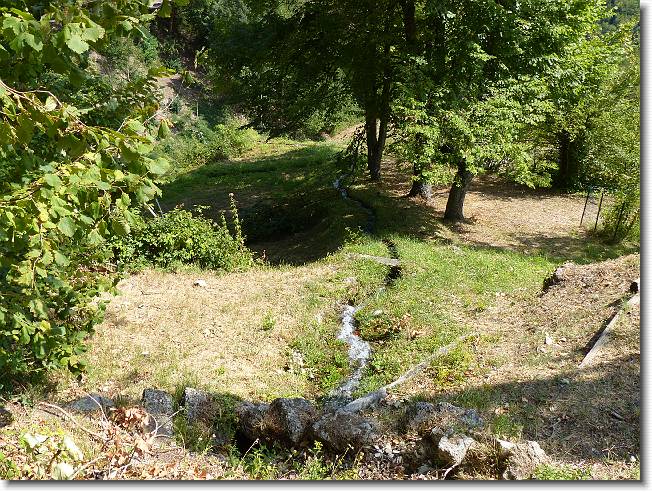 Clicca per scorrere le foto originali ingrandite